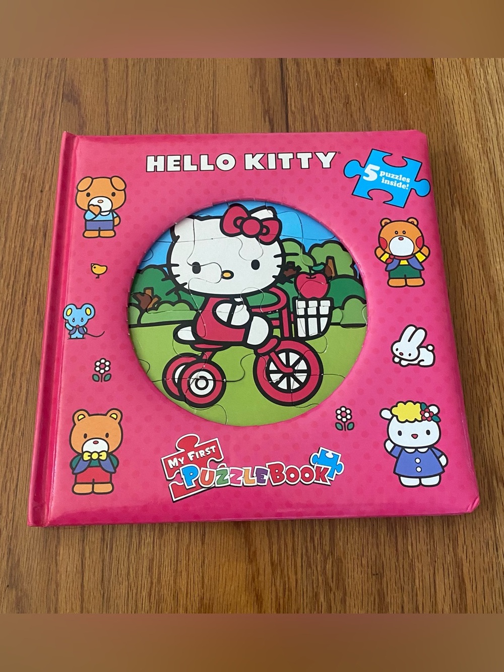 Hello Kitty Collection Pink Puzzle Book